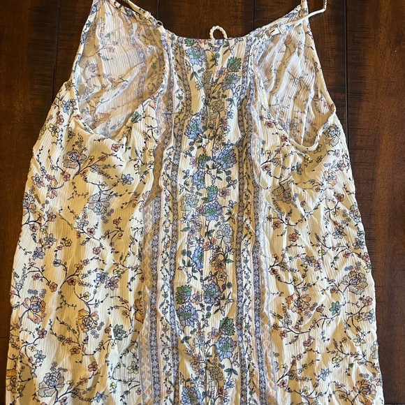 LUQ Flowy Camisole Tank, Adjustable Straps, Size Large - Picture 5 of 5